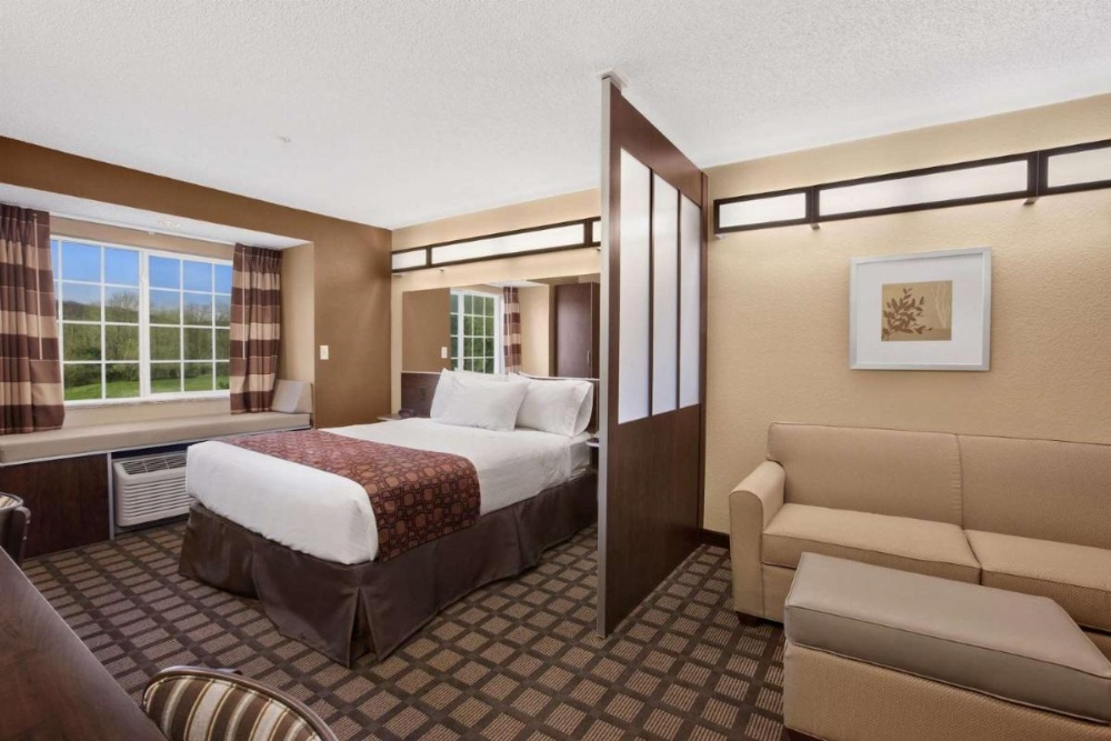 Queen Studio Suite - Disability Access/Non-Smoking 